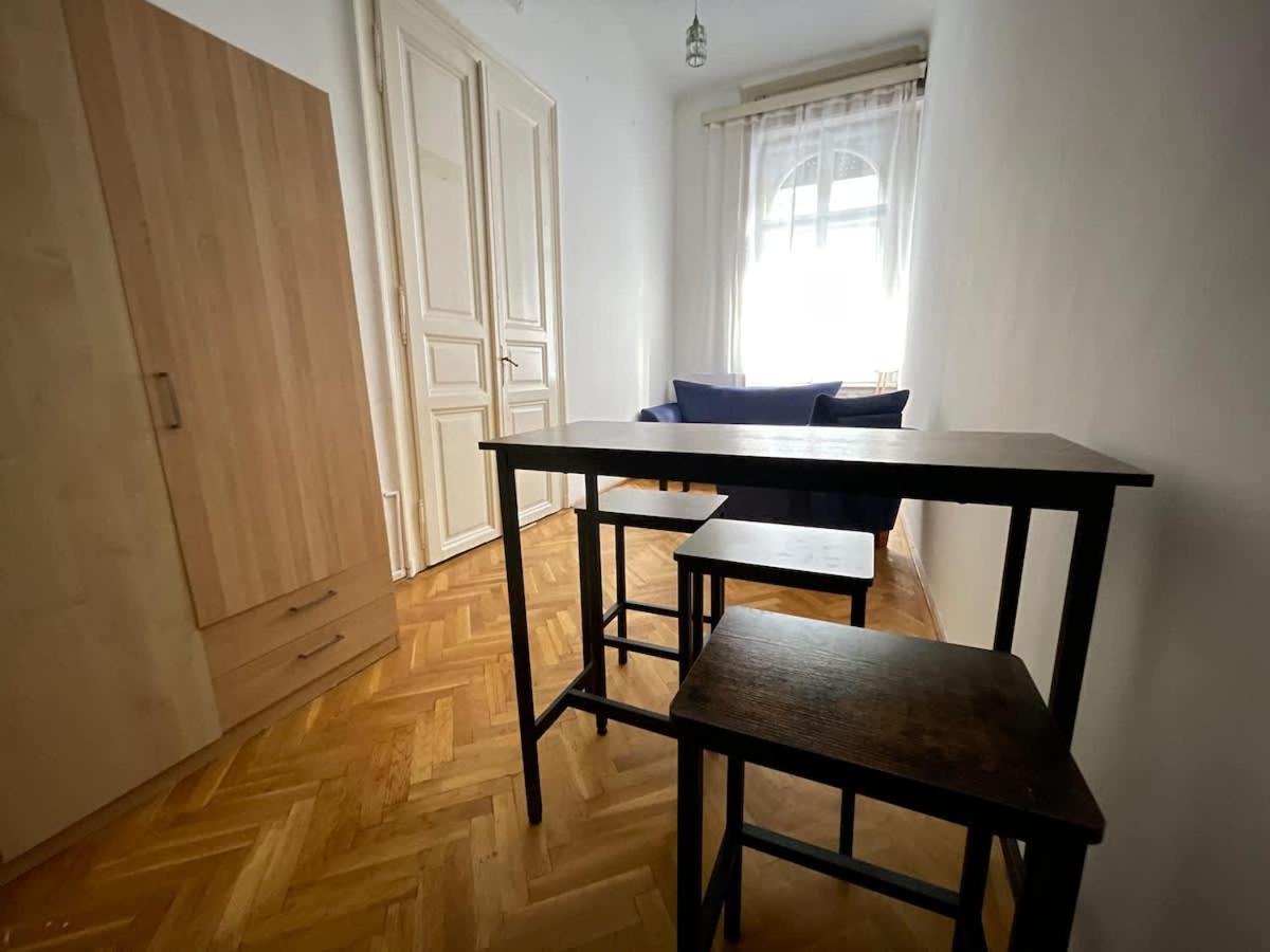 Near Urania Апартаменти Будапешт